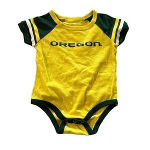 Colosseum baby size 3-6 months Oregon State onesie green and yellow